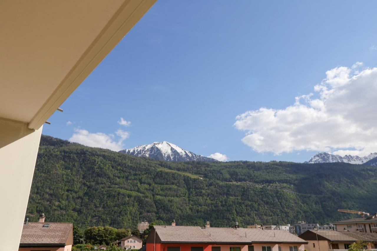 Modern Apartment Close To Martigny Train Station Екстериор снимка